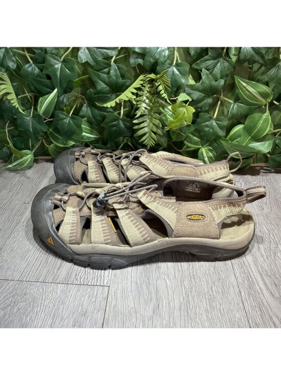 Keen Newport H2 Adjustable Outdoor Waterproof  Sandal Mens Size 11.5 Army Green main image 4